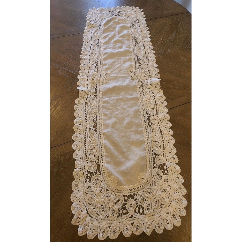 Vintage Table Runner / Dresser Scarf Ivory 47x15 Battenberg Lace